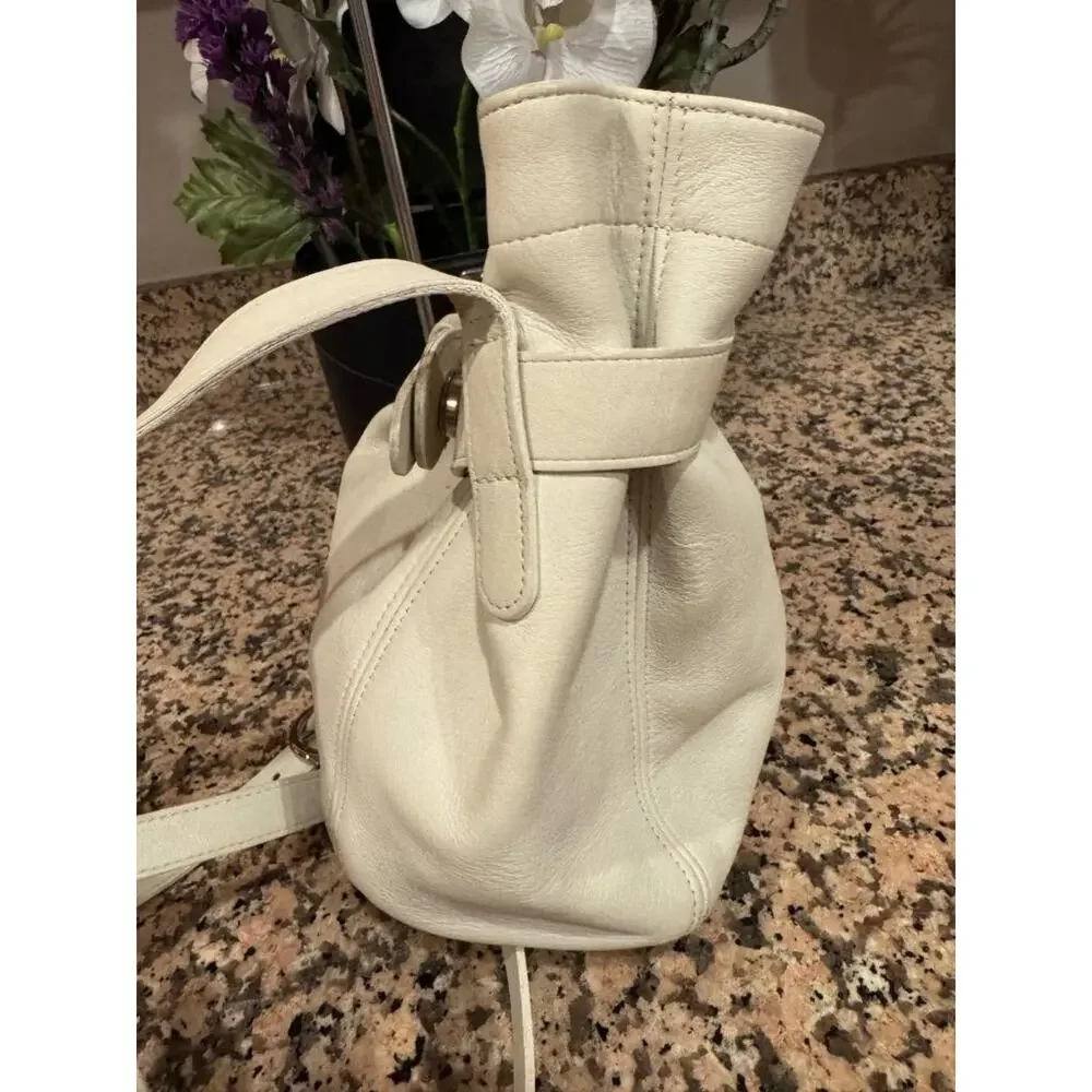 Vintage COACH 4156 Belted Soho ivory Leather Cross-body Bag (150